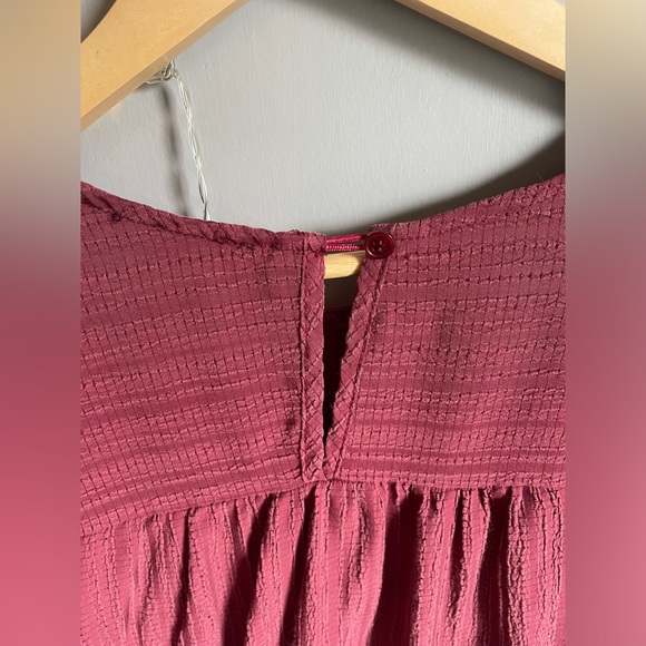 Women’s Medium Top - Picture 3 of 3